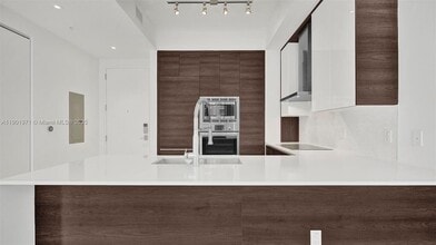 301 Altara Ave in Coral Gables, FL - Building Photo - Building Photo