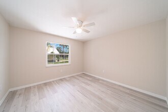 3707 SE 18th Ave in Cape Coral, FL - Foto de edificio - Building Photo
