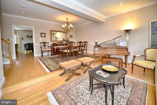 property at 2702 Pembsly Dr