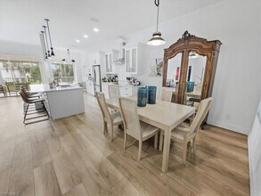 6876 Redbay Park Rd in Naples, FL - Foto de edificio - Building Photo