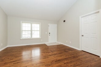 1202 Oldstone Ct in La Vergne, TN - Building Photo - Building Photo