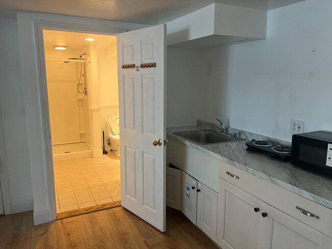 11 Arrowhead Dr in Yarmouth Port, MA - Building Photo - Building Photo