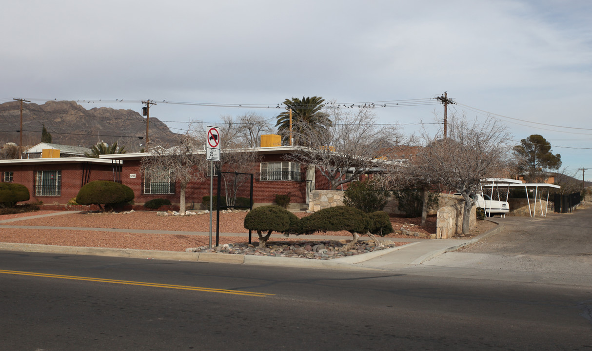 3257 Altura Ave in El Paso, TX - Foto de edificio