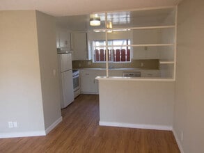 248 Avenida Monterey, Unit Stephen in San Clemente, CA - Building Photo - Building Photo