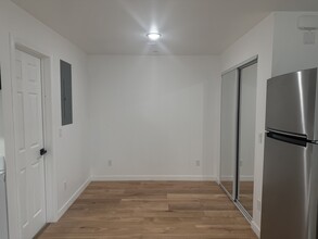 4253 Raynol St, Unit 4253 #C Raynol St. in Los Angeles, CA - Building Photo - Building Photo