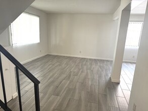 16682 Dolores Ln, Unit 16682 Dolores Lane in Huntington Beach, CA - Building Photo - Building Photo