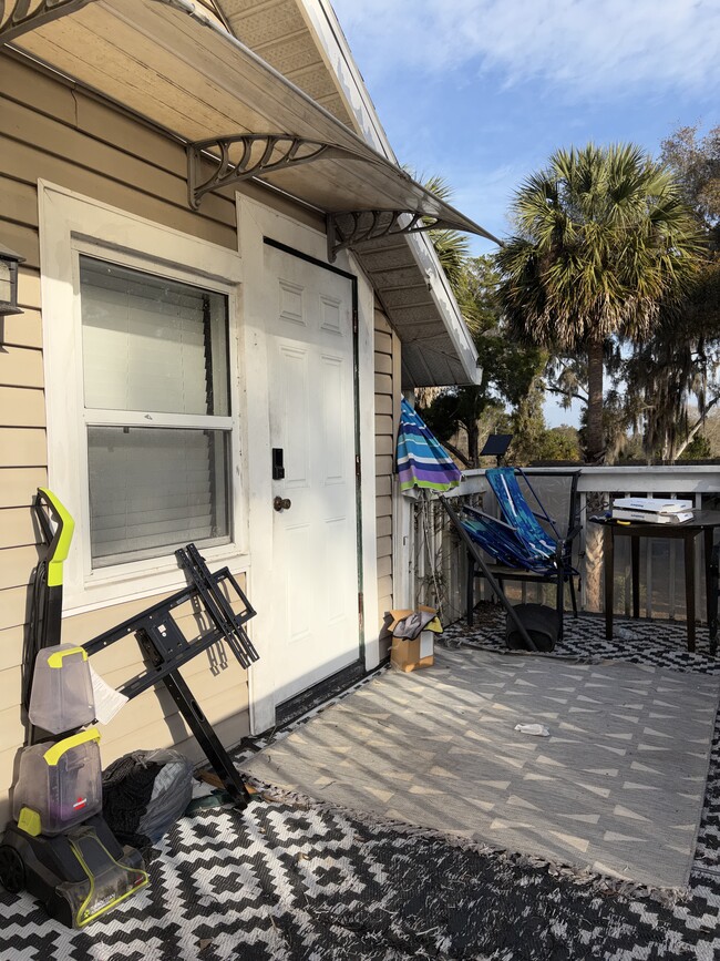 582 N Volusia Ave in Orange City, FL - Building Photo - Building Photo