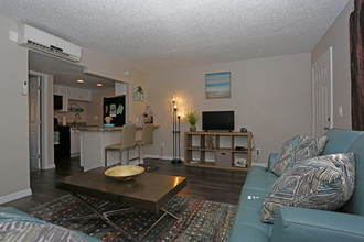 Sunpointe Place in Largo, FL - Building Photo - Interior Photo
