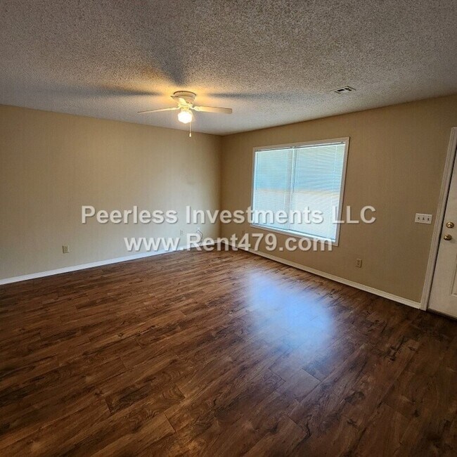 505 4th Ave SW in Gravette, AR - Building Photo - Building Photo