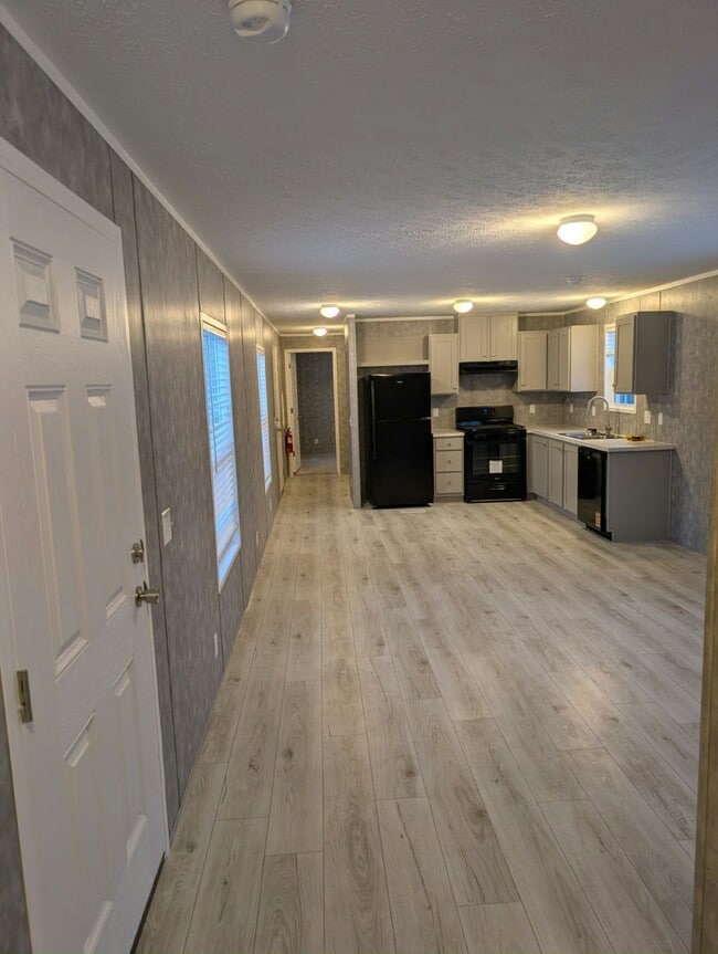 49643 Pine Dr in Plymouth, MI - Building Photo - Building Photo