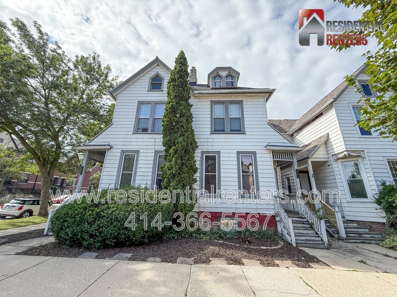 1503 N Cass St in Milwaukee, WI - Building Photo