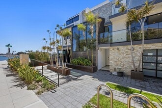 2719 Bayside Walk in San Diego, CA - Building Photo - Building Photo