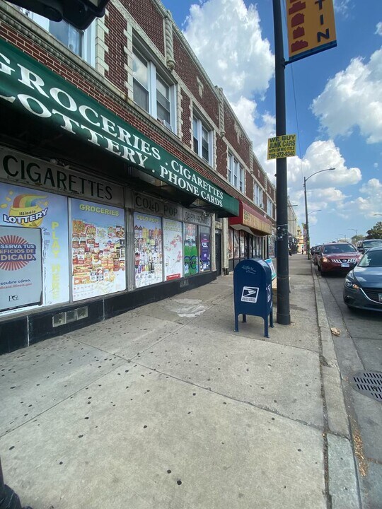 5252 Roosevelt Rd in Chicago, IL - Foto de edificio