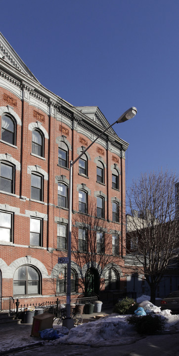 53 India St in Brooklyn, NY - Foto de edificio