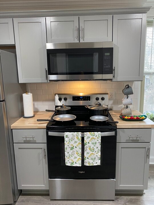 52 Pomeroy Ave, Unit 2 in Pittsfield, MA - Building Photo