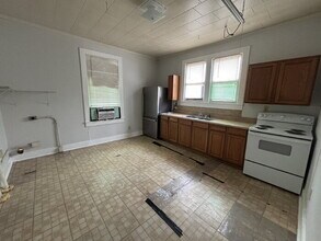 88 Palmetto St in Clinton, SC - Building Photo - Building Photo