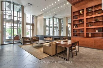 4080 Living Arts Dr in Mississauga, ON - Building Photo - Building Photo