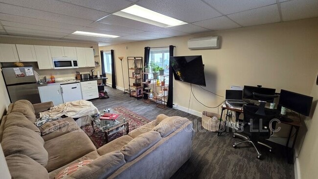 3947 E Calvary Rd in Duluth, MN - Building Photo - Building Photo