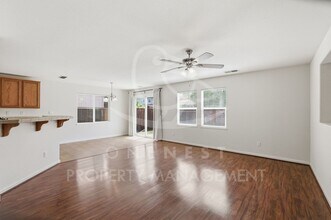 1368 Paddington Way in Plumas Lake, CA - Building Photo - Building Photo