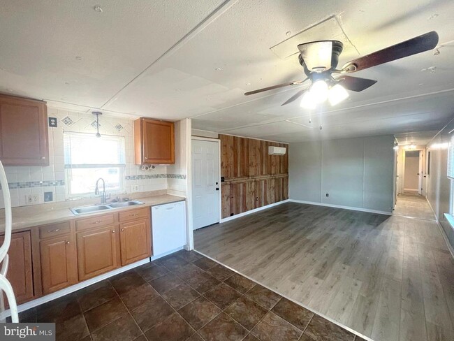 13029 Saunders Marina Pl in Newburg, MD - Building Photo - Building Photo