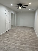 35220 Avenue 13 1/2 in Madera, CA - Foto de edificio - Building Photo