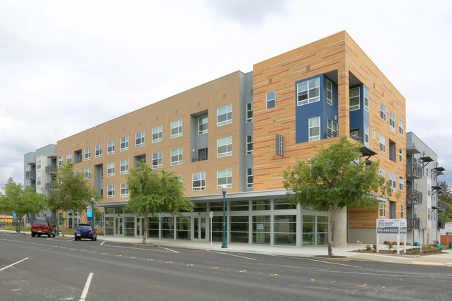 The Lohse Apartments in Roseville, CA - Building Photo - Primary Photo