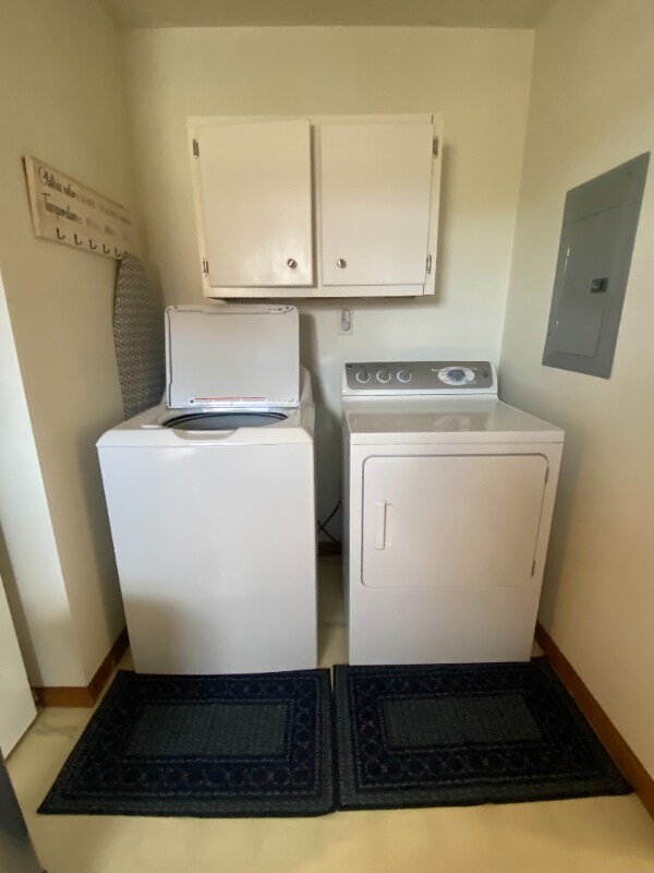 128 S Chestnut St-Unit -Upper Rear in Derry, PA - Building Photo - Building Photo