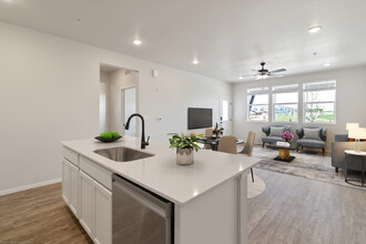1804 Iron Wheel Dr, Unit 7 in Windsor, CO - Building Photo - Building Photo
