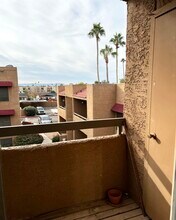 2625 E Indian School Rd, Unit 323 in Phoenix, AZ - Building Photo - Building Photo