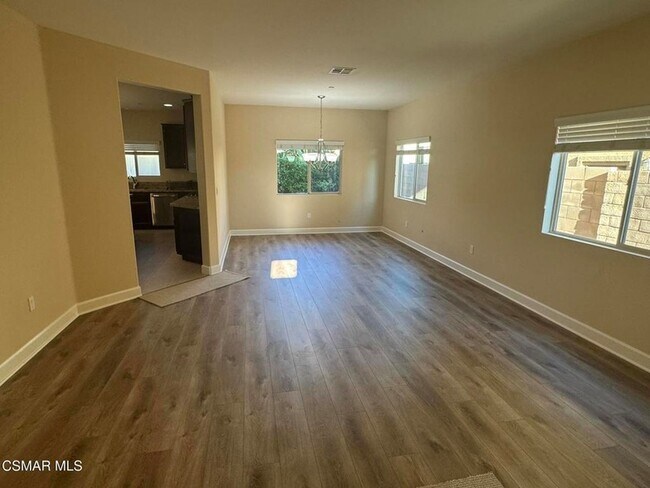 7124 Baneberry Ave in Moorpark, CA - Building Photo - Building Photo