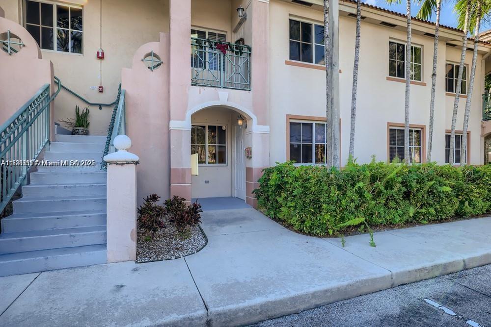 2175 NW 77th Way in Pembroke Pines, FL - Building Photo