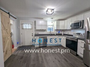 162 College Ave in Waterville, ME - Building Photo - Building Photo