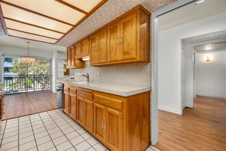11656 Montana Ave, Unit 201 in Los Angeles, CA - Building Photo - Building Photo