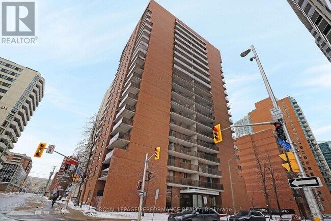 475 Laurier Ave W in Ottawa, ON - Building Photo - Building Photo