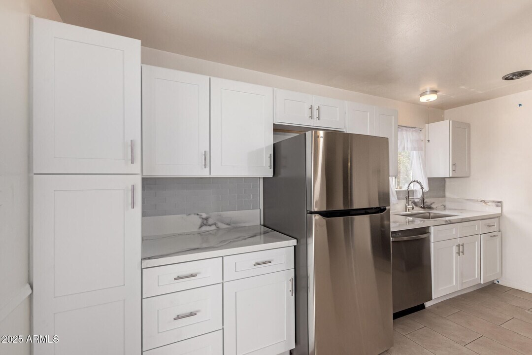 1407 E El Camino Dr in Phoenix, AZ - Building Photo