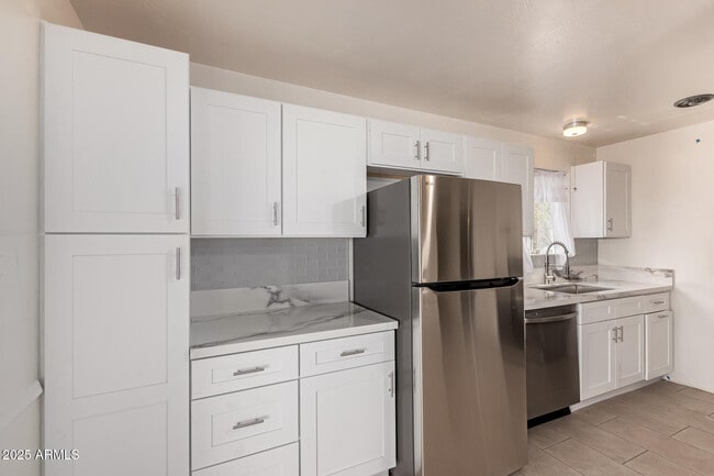 property at 1407 E El Camino Dr