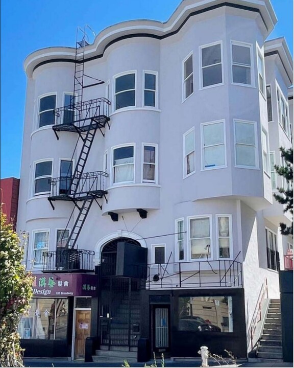 835-843 Broadway in San Francisco, CA - Building Photo