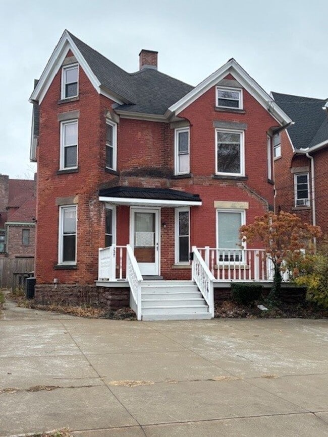 property at 357 W 5th St