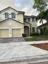 16475 SW 84th Ln in Miami, FL - Building Photo