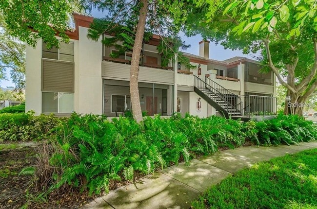 10263 Gandy Blvd N in St. Petersburg, FL - Foto de edificio - Building Photo