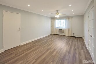 11 Lake Ave in East Brunswick, NJ - Building Photo - Building Photo