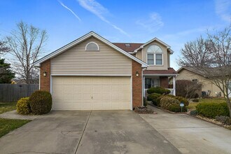 2422 Cedar Crest Dr in Columbus, IN - Building Photo - Building Photo