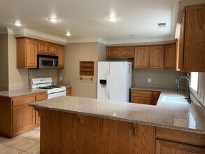 8312 Tallow Wood Way in Citrus Heights, CA - Building Photo - Building Photo