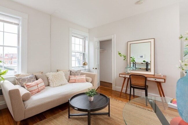 5 Chauncy St, Unit 47 in Cambridge, MA - Foto de edificio - Building Photo