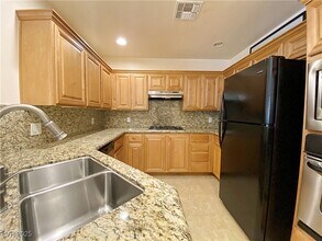 35 E Agate Ave, Unit 309 in Las Vegas, NV - Building Photo - Building Photo