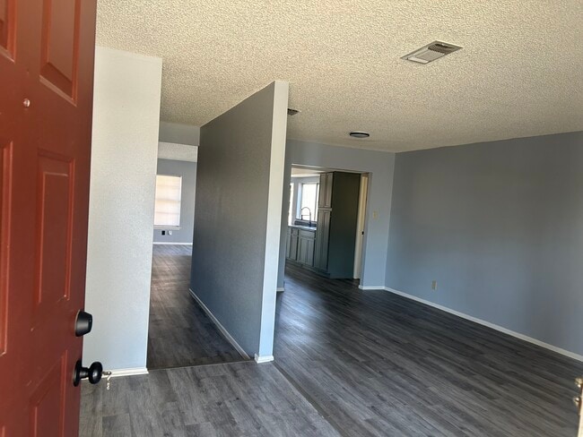 1315 White Rock Dr in San Antonio, TX - Building Photo - Building Photo