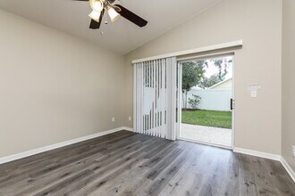 2016 Briarcliff Cir in Mount Dora, FL - Foto de edificio - Building Photo