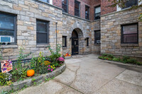 77-16 Austin St in Forest Hills, NY - Building Photo - Building Photo