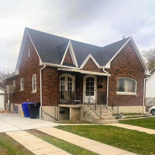 property at 137 N Tremont St