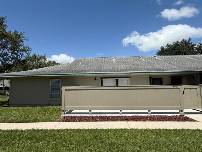 4055 NW Cinnamon Tree Cir in Jensen Beach, FL - Building Photo - Building Photo